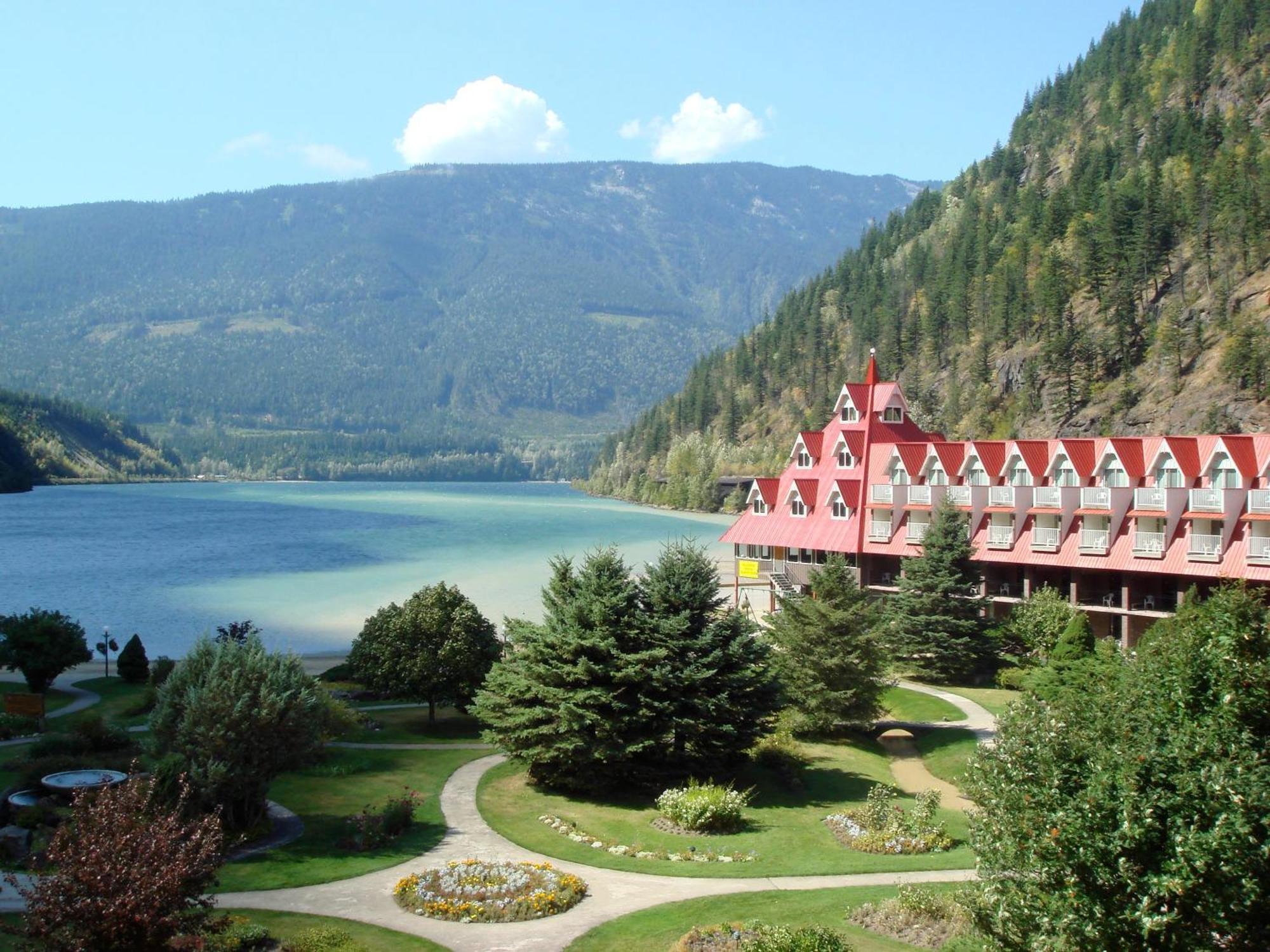 Three Valley Lake Chateau Revelstoke Exterior foto